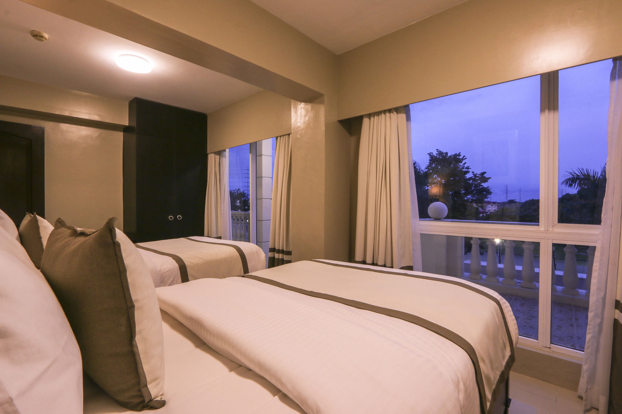 Bellini Suites At Presidio, Lakefront Muntinlupa City Eksteriør billede