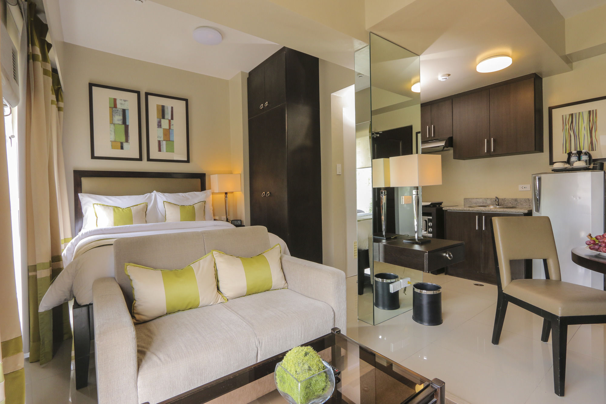 Bellini Suites At Presidio, Lakefront Muntinlupa City Eksteriør billede