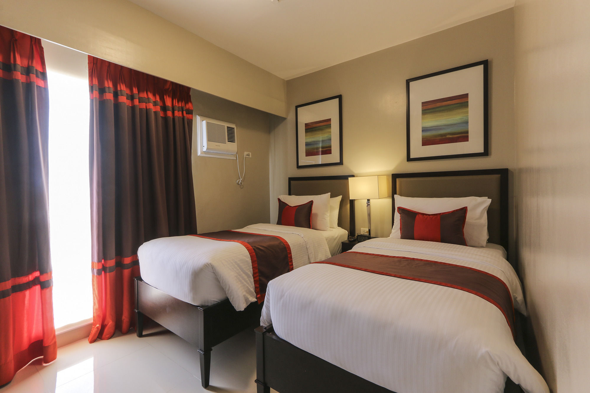 Bellini Suites At Presidio, Lakefront Muntinlupa City Eksteriør billede